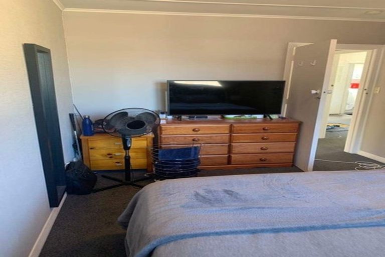 Photo of property in 33 Guildford Street, Burnside, Christchurch, 8053