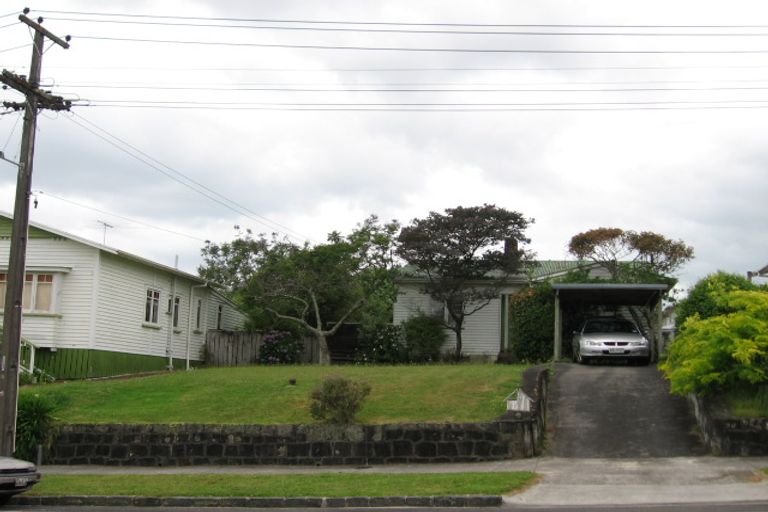 Photo of property in 55 Walmer Road, Point Chevalier, Auckland, 1022