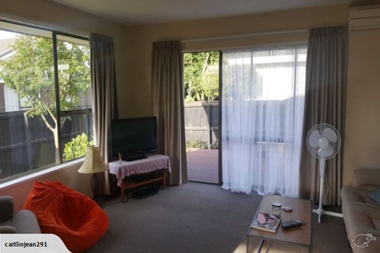 Photo of property in 19b Chipping Lane, Redwood, Christchurch, 8051