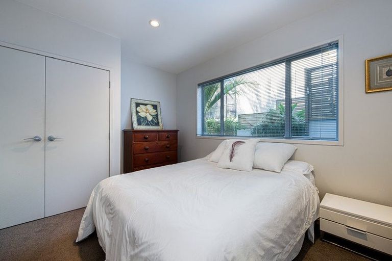 Photo of property in 10 Kahikatea Close, Campbells Bay, Auckland, 0630