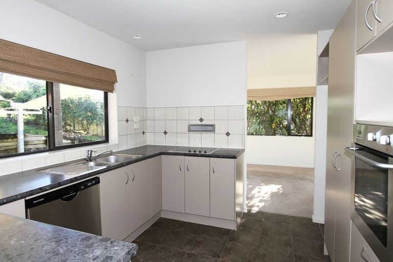 Photo of property in 45 Roberta Crescent, Orewa, 0931