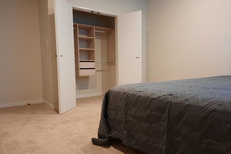 Photo of property in 8 Skua Road, Hobsonville, Auckland, 0616