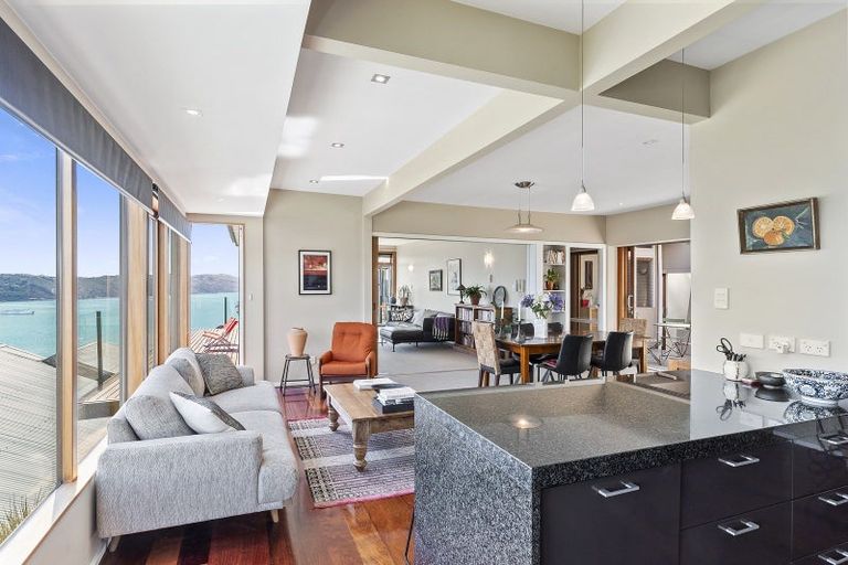 Photo of property in 2 Robieson Lane, Roseneath, Wellington, 6011