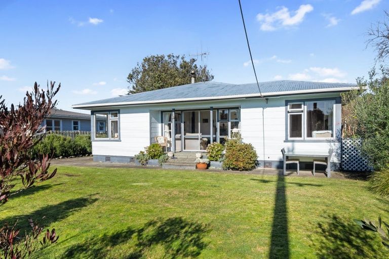 Photo of property in 555 Waitarere Beach Road, Waitarere Beach, Levin, 5510