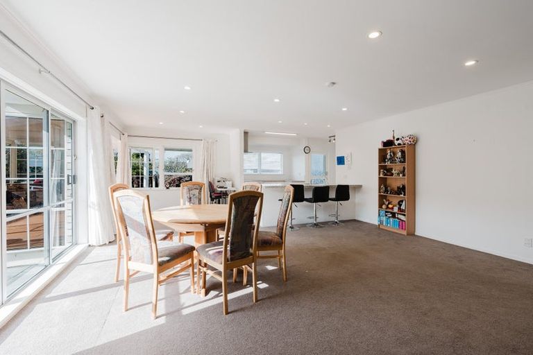 Photo of property in 35 Alison Street, Hamilton Lake, Hamilton, 3204