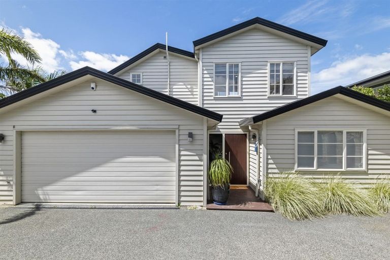 Photo of property in 941 East Coast Road, Torbay, Auckland, 0630