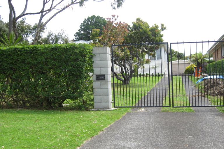 Photo of property in 38 Woodward Avenue, Mangere Bridge, Auckland, 2022