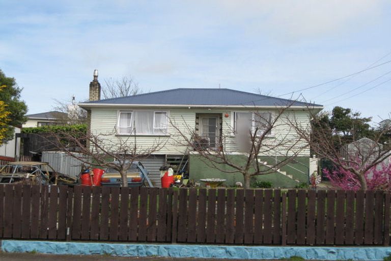 Photo of property in 81 Mould Street, Waitara, 4320