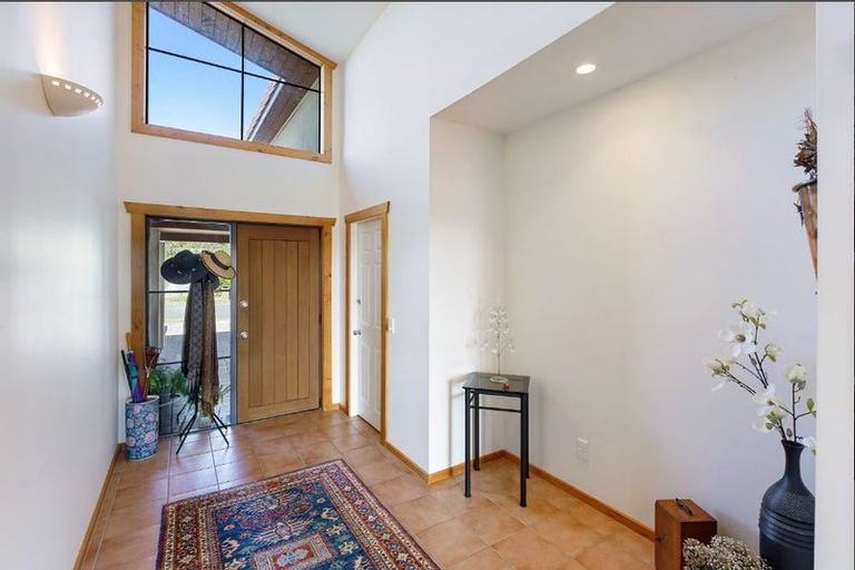 Photo of property in 7 Marewa Place, Waikanae Beach, Waikanae, 5036