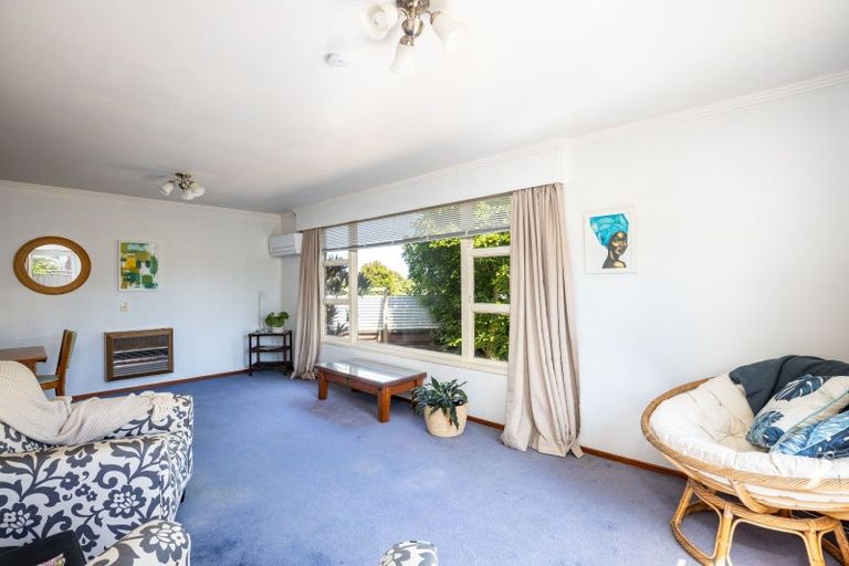 Photo of property in 16b Te Mete Terrace, Merrilands, New Plymouth, 4312