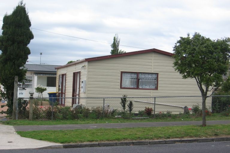 Photo of property in 2/15 Archibald Road, Kelston, Auckland, 0602
