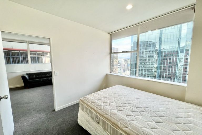 Photo of property in Terrace Tower Apartments, 10a/126 The Terrace, Wellington Central, Wellington, 6011