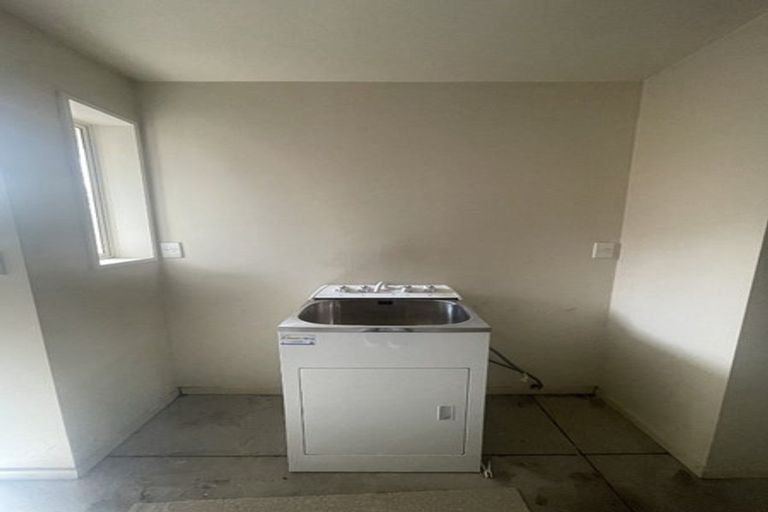 Photo of property in 10 Kydd Lane, Hornby, Christchurch, 8042