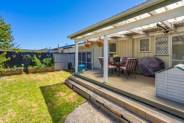 Photo of property in 1 Elder Grove, Paraparaumu, 5032