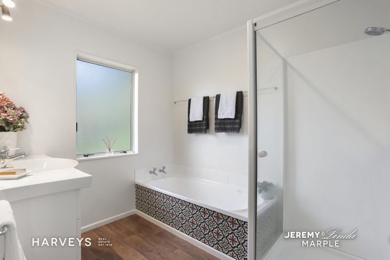 Photo of property in 21a Willerton Avenue, New Lynn, Auckland, 0600