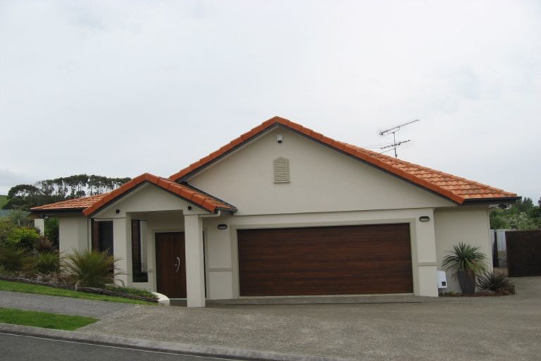 Photo of property in 1 Grassfield Place, Waimauku, 0812