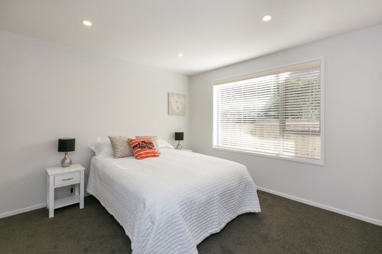 Photo of property in 27a Collins Avenue, Tawa, Wellington, 5028