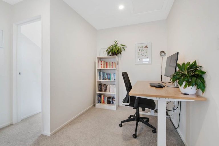 Photo of property in 2/3 Coronation Road, Hillcrest, Auckland, 0627