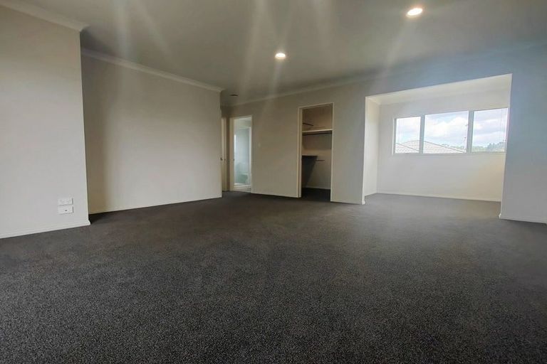 Photo of property in 6 Chadlington Avenue, Henderson, Auckland, 0612