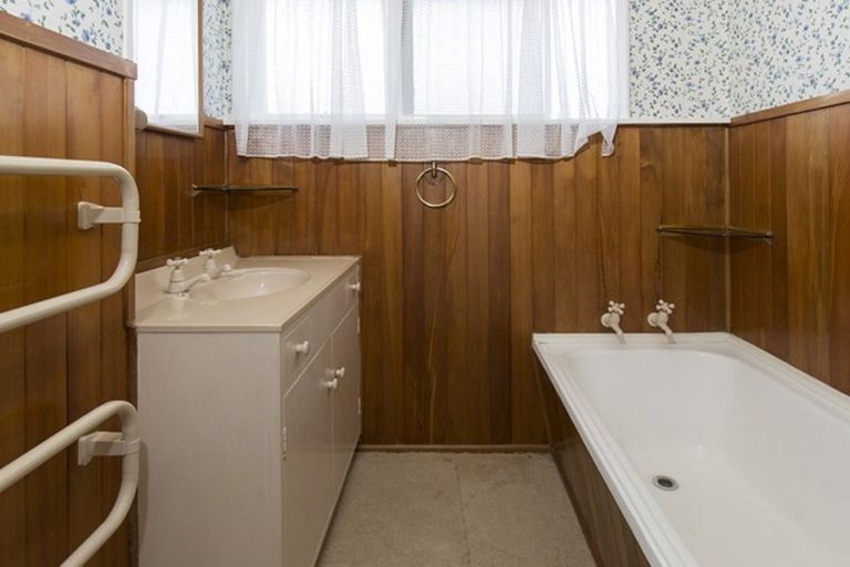 Photo of property in 1/6 Pine Terrace, Howick, Auckland, 2014