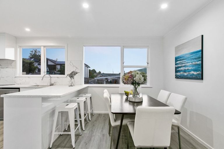 Photo of property in 82b Vodanovich Road, Te Atatu South, Auckland, 0610