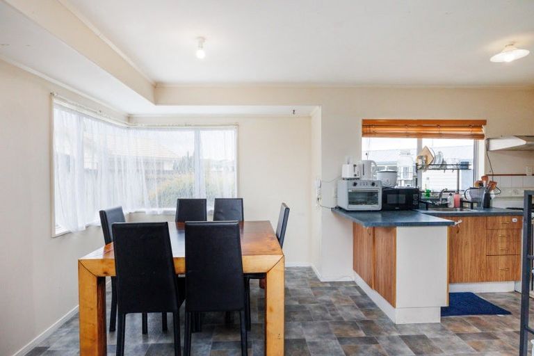 Photo of property in 31 Lydia Place, Kelvin Grove, Palmerston North, 4414
