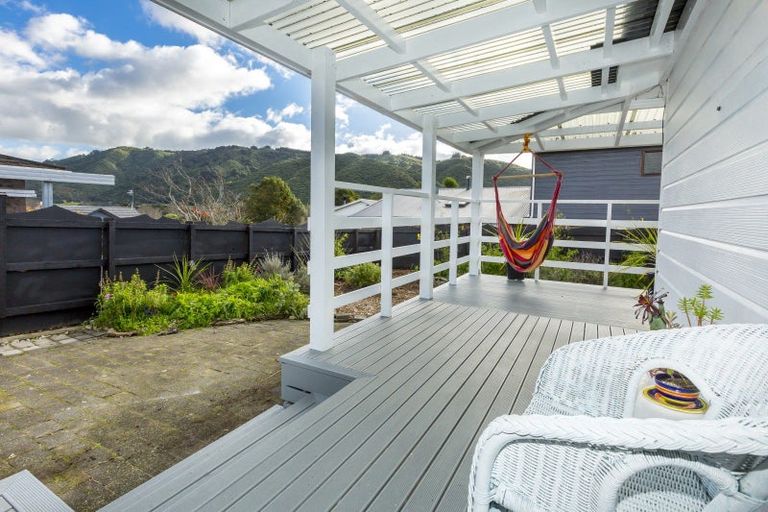 Photo of property in 2/23 Roband Crescent, Brown Owl, Upper Hutt, 5018