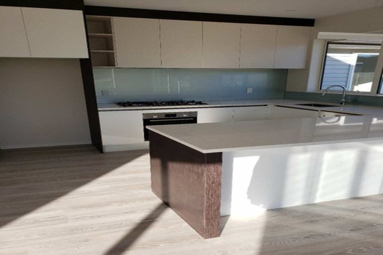 Photo of property in 48 Fruitlands Road, Kumeu, 0810