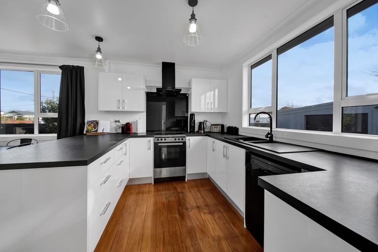 Photo of property in 52 Puriri Street, Hawera, 4610