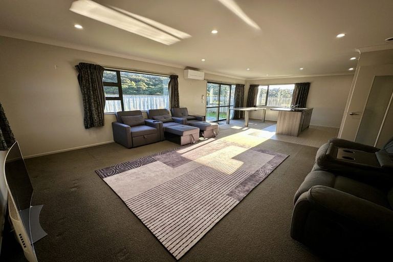 Photo of property in 6 Moonsail Drive, Whitby, Porirua, 5024