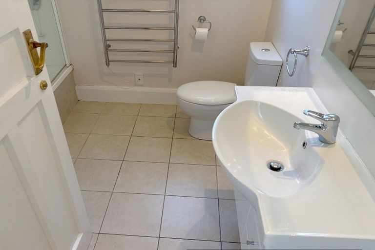 Photo of property in 40 Mcfaddens Road, St Albans, Christchurch, 8052