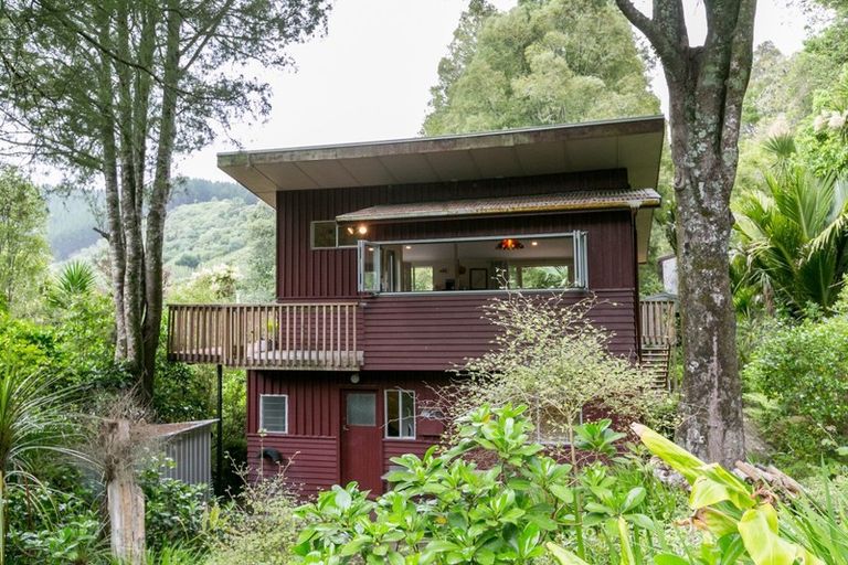 Photo of property in 633 Waipatiki Road, Tangoio, Napier, 4181