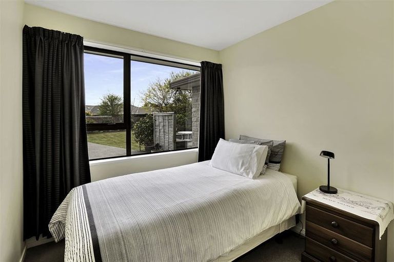 Photo of property in 10a Tamarisk Place, Parklands, Christchurch, 8083