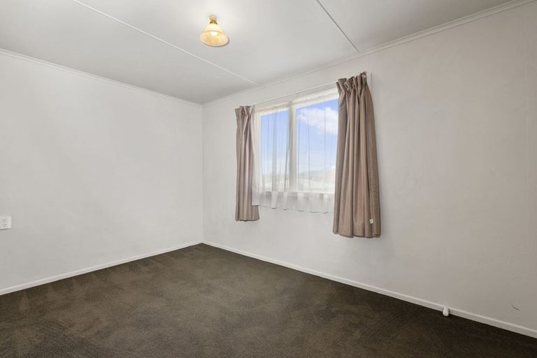 Photo of property in 15 Ross Road, Western Heights, Rotorua, 3015