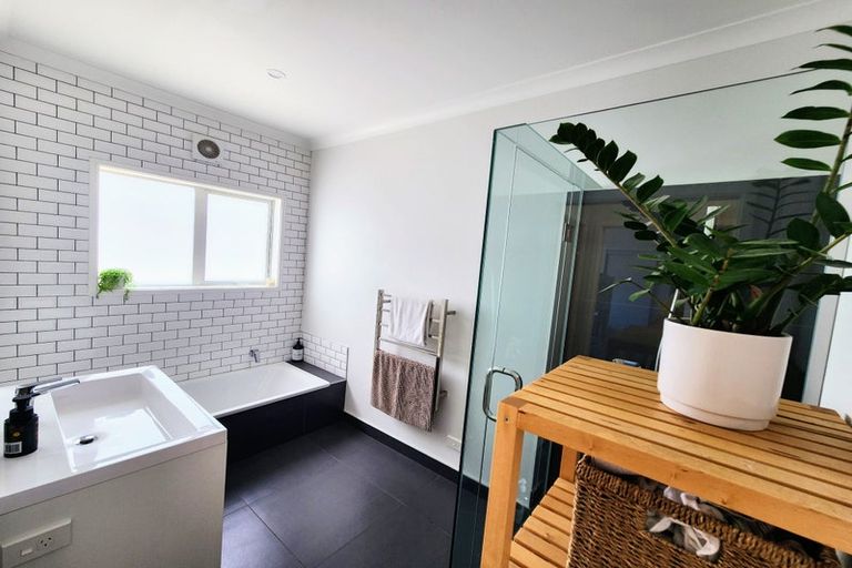 Photo of property in 6 Sophia Place, Karaka, Papakura, 2113