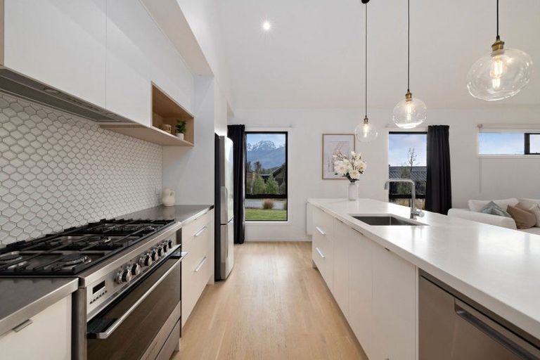 Photo of property in 4 Polperro Court, Jacks Point, Queenstown, 9371