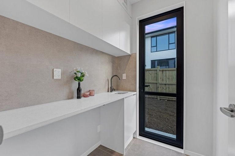 Photo of property in 19 Paihere Street, Huapai, Kumeu, 0810