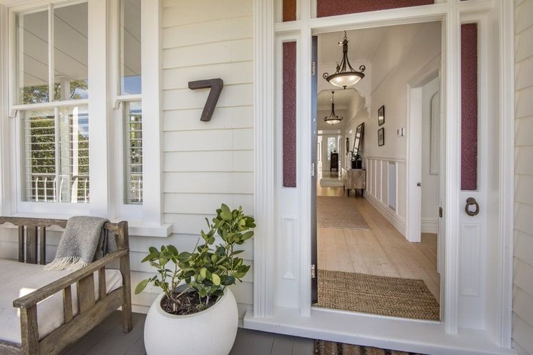 Photo of property in 7 Summer Street, Stanley Point, Auckland, 0624