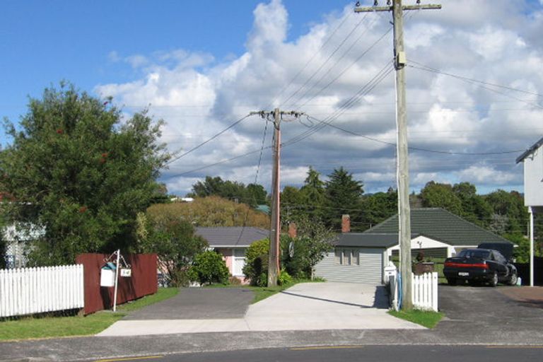 Photo of property in 36a Toru Street, Te Atatu Peninsula, Auckland, 0610