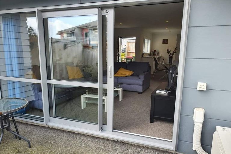 Photo of property in 4/5 Jones Crescent, Melville, Hamilton, 3206