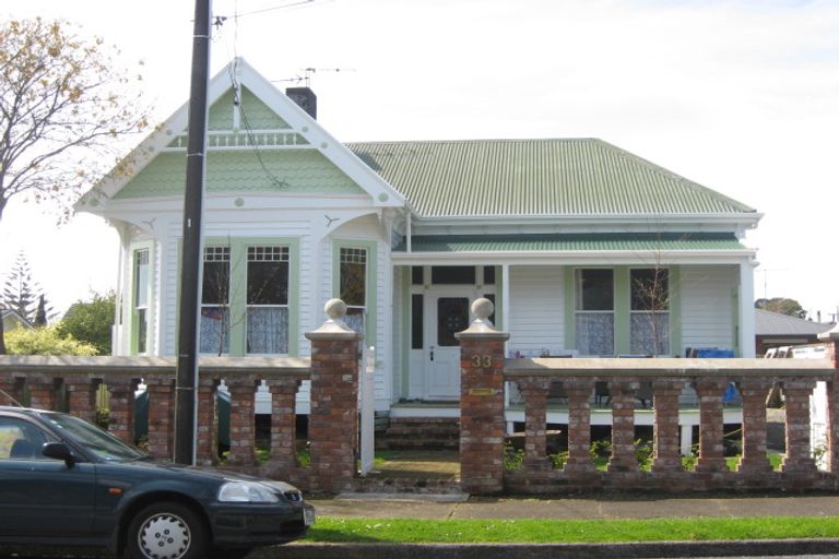 Photo of property in 33 Mount Edgcumbe Street, New Plymouth, 4310