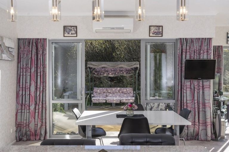 Photo of property in 133a Kent Street, Carterton, 5713