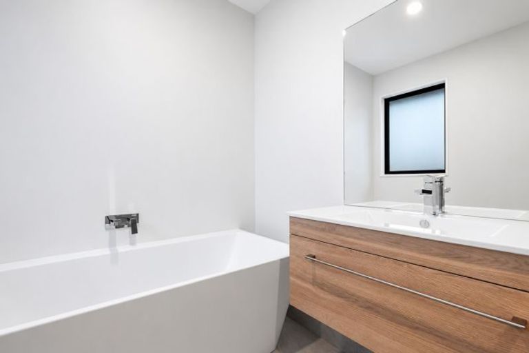 Photo of property in 21 Oakmill Drive, Casebrook, Christchurch, 8051