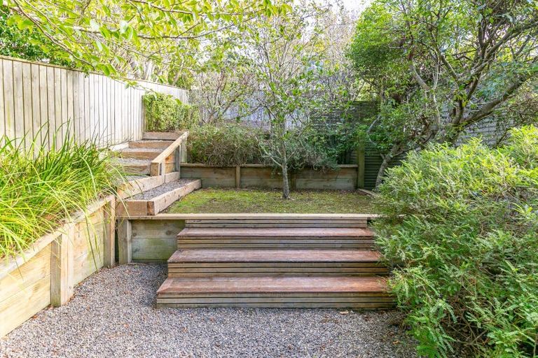 Photo of property in 8 Lochiel Road, Khandallah, Wellington, 6035