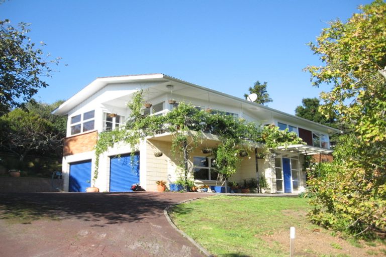 Photo of property in 19 Pickwick Parade, Mellons Bay, Auckland, 2014