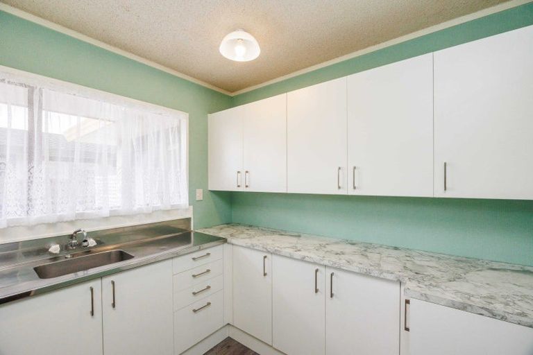 Photo of property in 2 Rangitane Street, Palmerston North, 4414