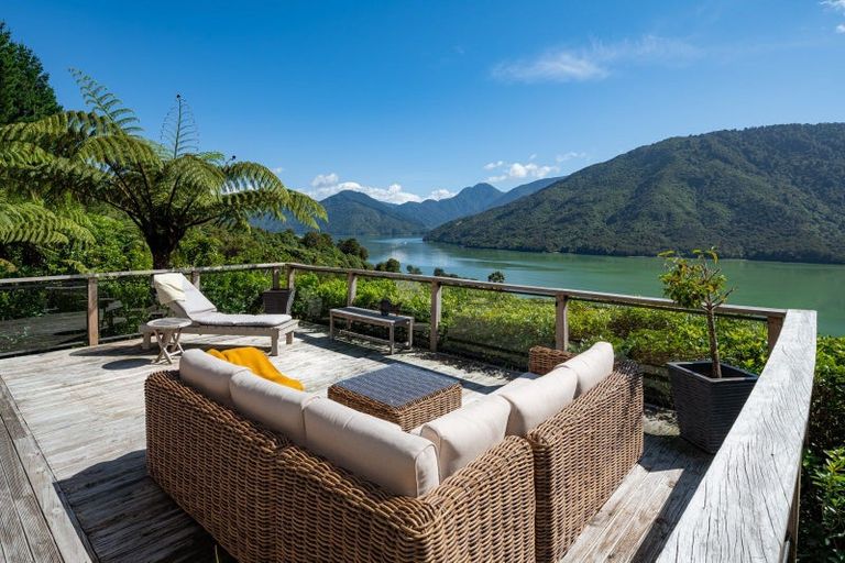 Photo of property in 63 Tepuia Heights, Havelock, Picton, 7281