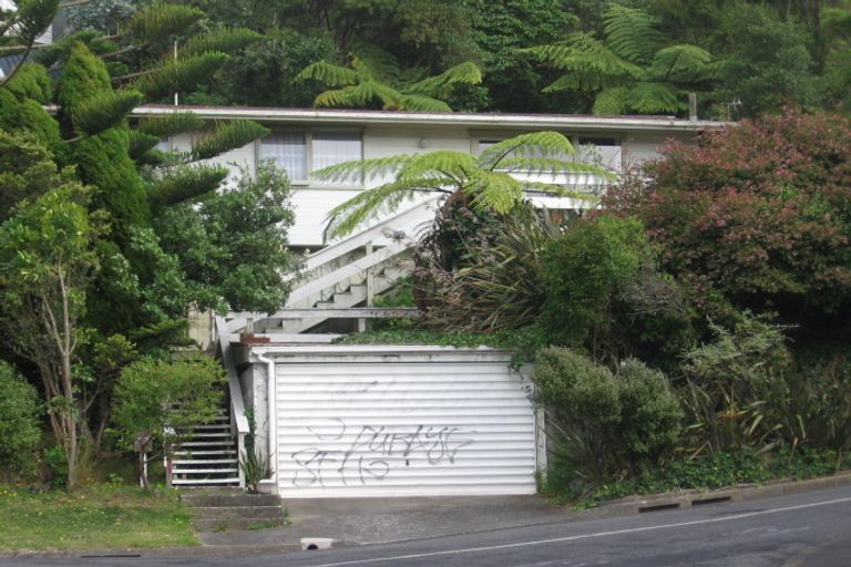 Photo of property in 12 Chartwell Drive, Crofton Downs, Wellington, 6035