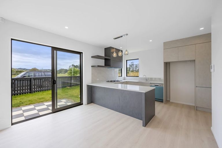 Photo of property in 18 Zadar Street, Kumeu, 0810