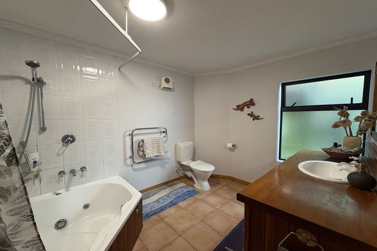 Photo of property in 33 Coster Street, Enner Glynn, Nelson, 7011